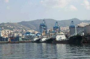 Xtrallusion photo gallery of Italy. Photos, pictures, images and photographs of the Italian Rivieras, the Italian Lakes, the Italian Alps, the Cinque Terre, the Amalfi coast and some of the most beautiful corners of Italy. Plus photos of Italian cities such as Pisa, Milan, Genoa and Rome.